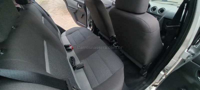 CELTA 1.0 MPFI LT 8V FLEX 4P MANUAL - 2013 - PICADA CAFé