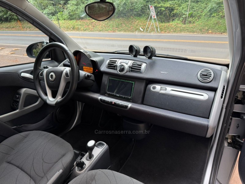 FORTWO 1.0 PASSION COUPÉ 3 CILINDROS 12V GASOLINA 2P AUTOMÁTICO - 2015 - DOIS IRMãOS