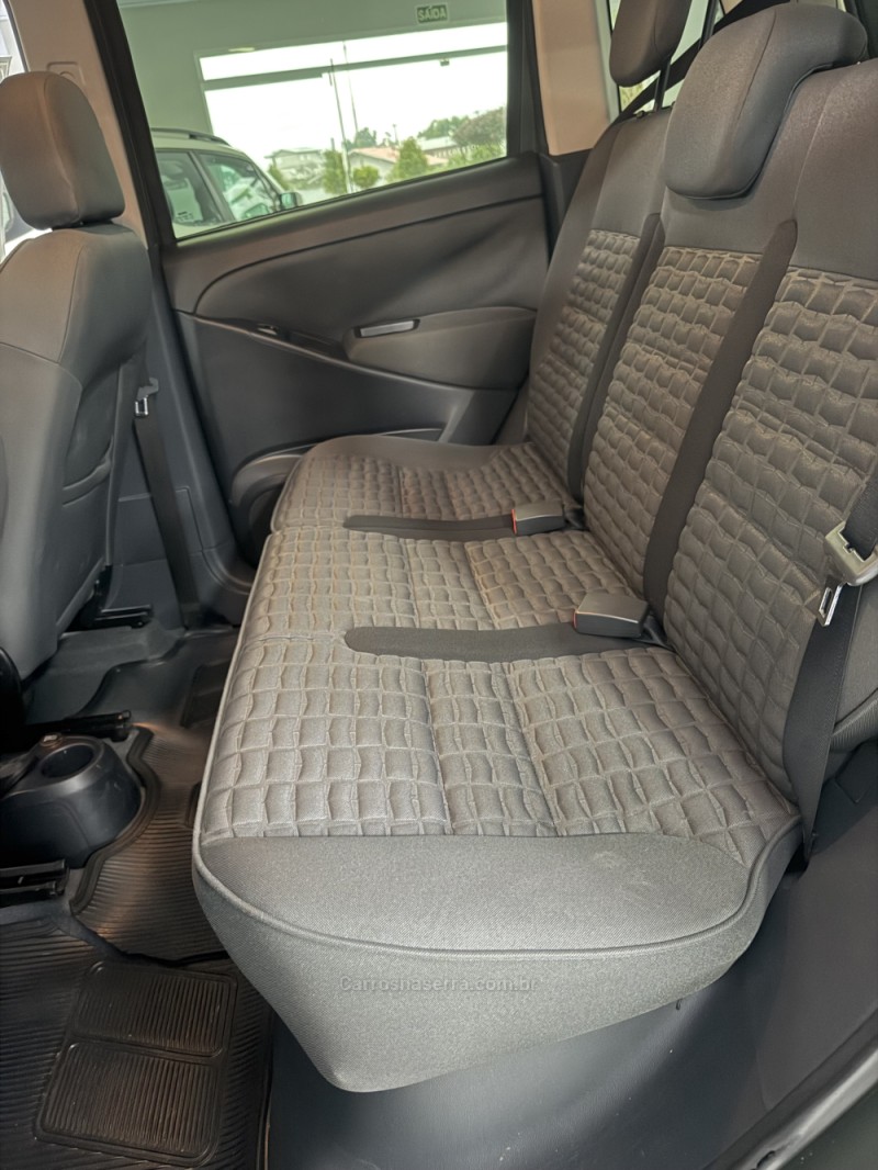 IDEA 1.8 MPI ADVENTURE 8V FLEX 4P AUTOMATIZADO - 2013 - VILA FLORES