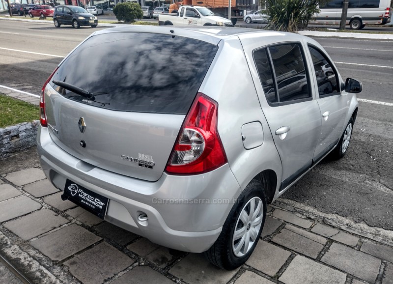 SANDERO 1.0 EXPRESSION 16V FLEX 4P MANUAL - 2011 - CAXIAS DO SUL