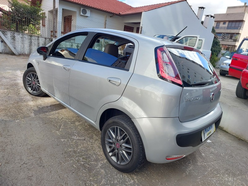 PUNTO 1.4 ATTRACTIVE ITALIA 8V FLEX 4P MANUAL - 2013 - BENTO GONçALVES