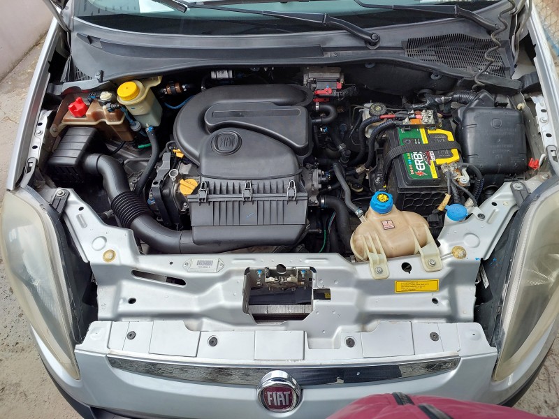 PUNTO 1.4 ATTRACTIVE ITALIA 8V FLEX 4P MANUAL - 2013 - BENTO GONçALVES