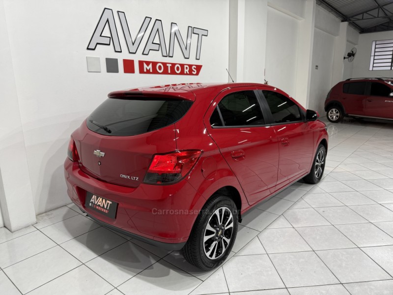 ONIX 1.4 MPFI LTZ 8V FLEX 4P MANUAL - 2014 - NOVO HAMBURGO