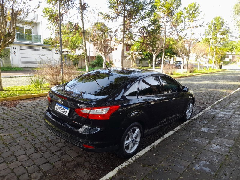 FOCUS 2.0 S SEDAN 16V FLEX 4P AUTOMÁTICO - 2015 - FARROUPILHA
