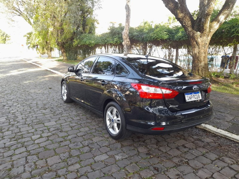 FOCUS 2.0 S SEDAN 16V FLEX 4P AUTOMÁTICO - 2015 - FARROUPILHA