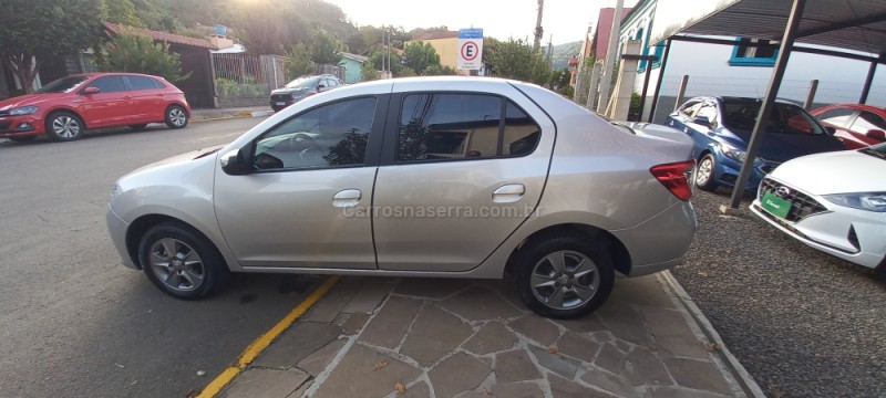 LOGAN 1.0 EXPRESSION 12V FLEX 4P MANUAL - 2018 - PICADA CAFé