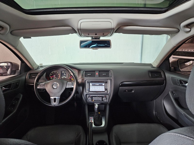 JETTA 2.0 COMFORTLINE FLEX 4P TIPTRONIC - 2011 - FARROUPILHA