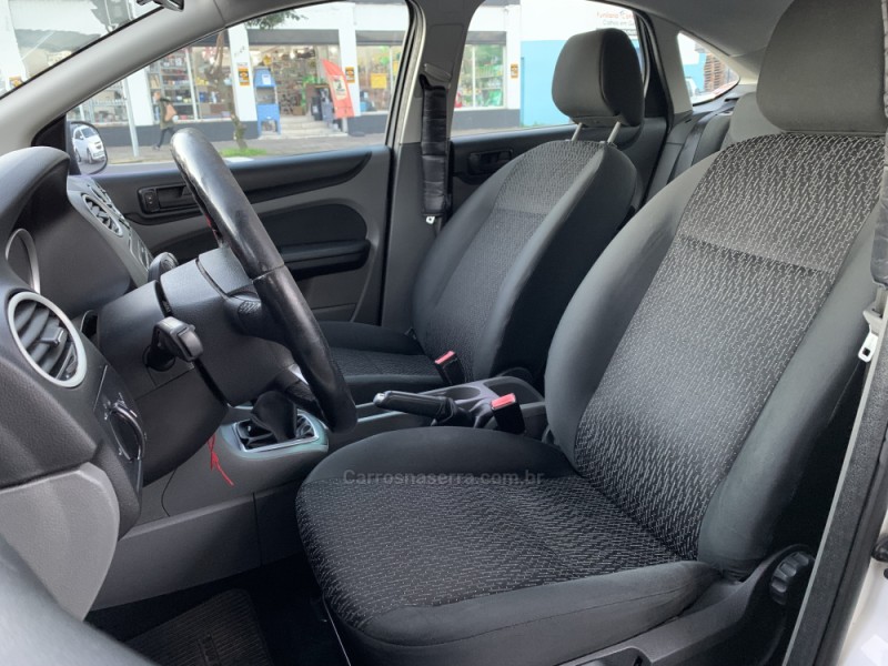 FOCUS 1.6 GL 8V FLEX 4P MANUAL - 2012 - CAXIAS DO SUL