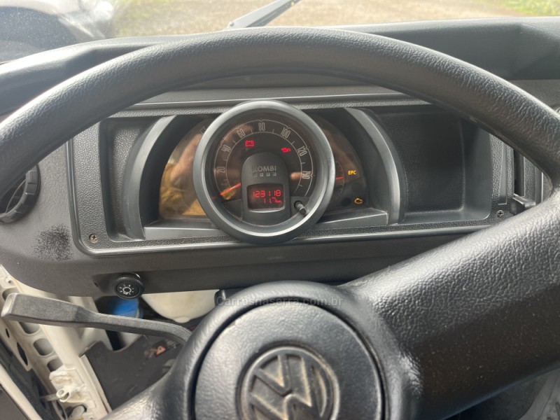 KOMBI 1.4 MI STD ESCOLAR 8V FLEX 3P MANUAL - 2013 - GUAPORé
