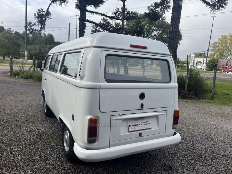 KOMBI 1.4 MI STD ESCOLAR 8V FLEX 3P MANUAL - 2013 - GUAPORé