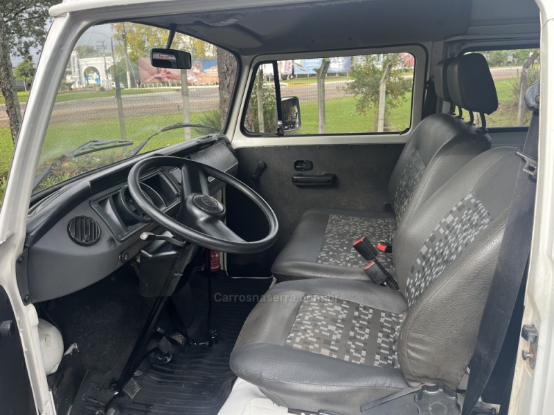 KOMBI 1.4 MI STD ESCOLAR 8V FLEX 3P MANUAL - 2013 - GUAPORé