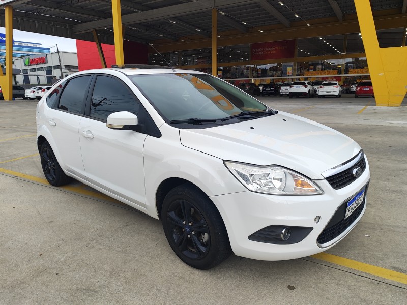 FOCUS 1.6 GLX 16V FLEX 4P MANUAL - 2012 - FARROUPILHA