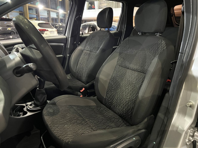 DUSTER 1.6 EXPRESSION 4X2 16V FLEX 4P MANUAL - 2016 - FARROUPILHA