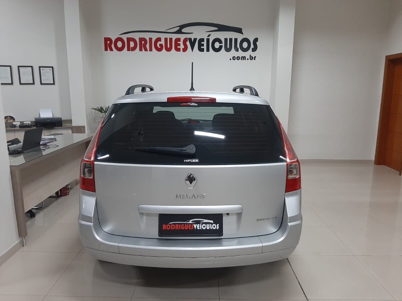 MÉGANE 1.6 DYNAMIQUE GRAND TOUR 16V FLEX 4P MANUAL - 2012 - CAXIAS DO SUL