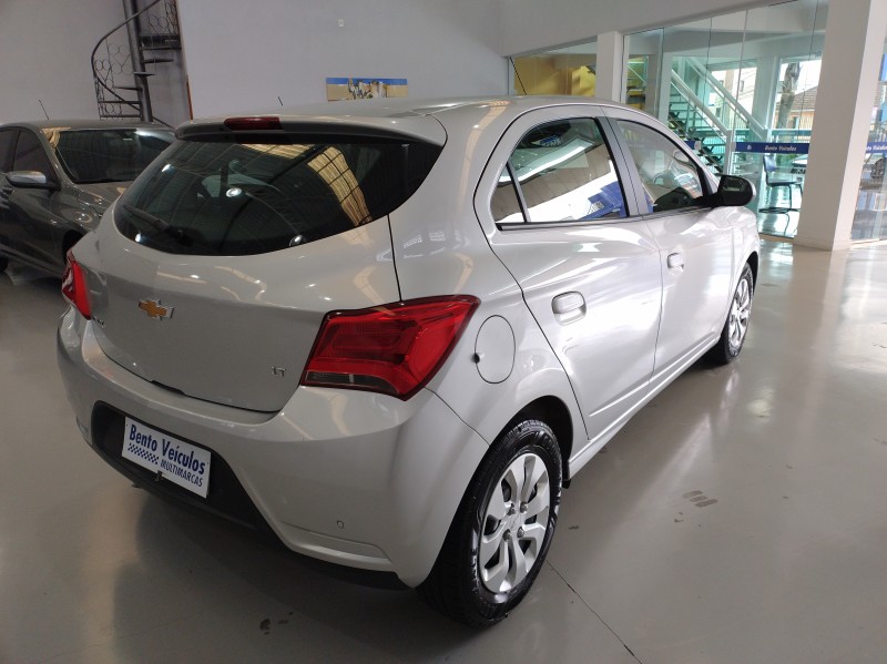 ONIX 1.0 LT PLUS 8V FLEX 4P MANUAL - 2019 - BENTO GONçALVES