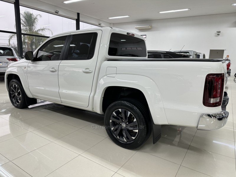 AMAROK 3.0 V6 TDI HIGHLINE CD DIESEL 4MOTION AUTOMÁTICO - 2020 - CHARQUEADAS