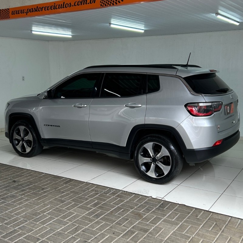 COMPASS 2.0 16V FLEX LONGITUDE AUTOMÁTICO - 2017 - VACARIA