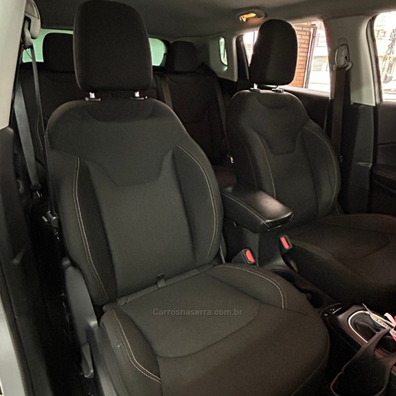 COMPASS 2.0 16V FLEX LONGITUDE AUTOMÁTICO - 2017 - VACARIA