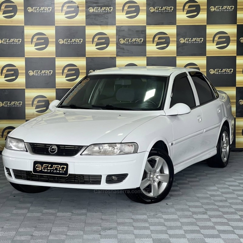 VECTRA 2.0 MPFI CD 8V GASOLINA 4P MANUAL - 2004 - PORTãO