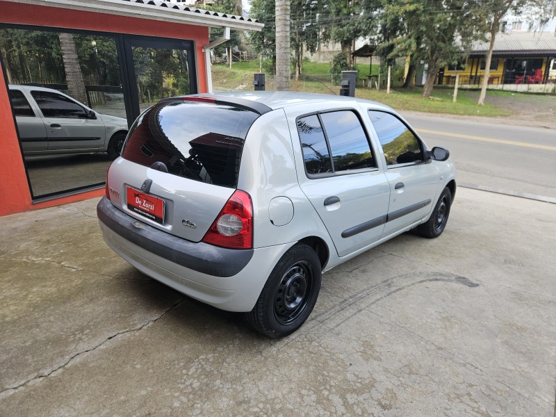 CLIO 1.0 AUTHENTIQUE 16V FLEX 4P MANUAL - 2003 - CAXIAS DO SUL