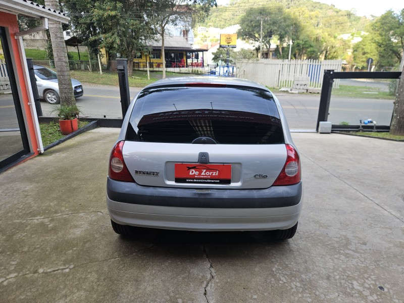 CLIO 1.0 AUTHENTIQUE 16V FLEX 4P MANUAL - 2003 - CAXIAS DO SUL