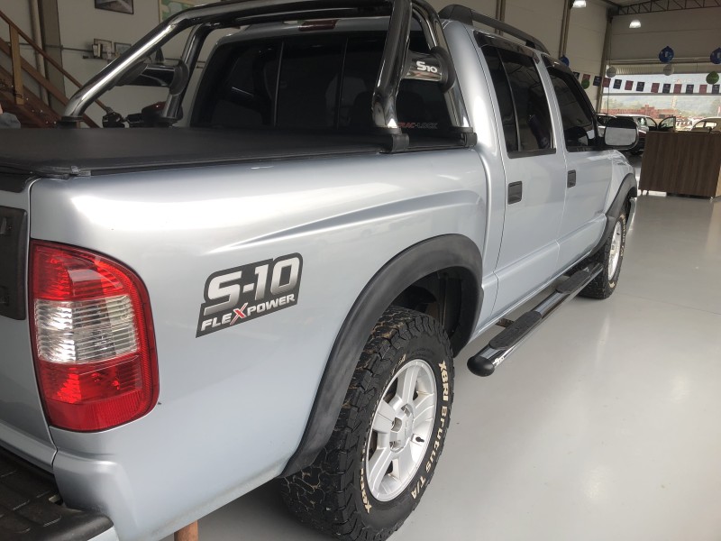 S10 2.4 ADVANTAGE 4X2 CD 8V FLEX 4P MANUAL - 2009 - VALE REAL