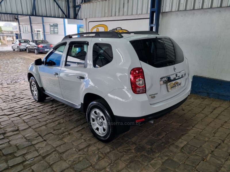 DUSTER 1.6 EXPRESSION 4X2 16V FLEX 4P MANUAL - 2015 - VACARIA