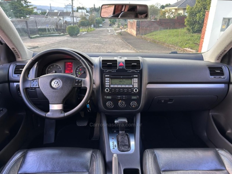 JETTA 2.5 I 20V 170CV GASOLINA 4P TIPTRONIC - 2009 - VENâNCIO AIRES