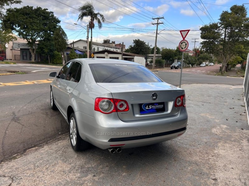JETTA 2.5 I 20V 170CV GASOLINA 4P TIPTRONIC - 2009 - VENâNCIO AIRES