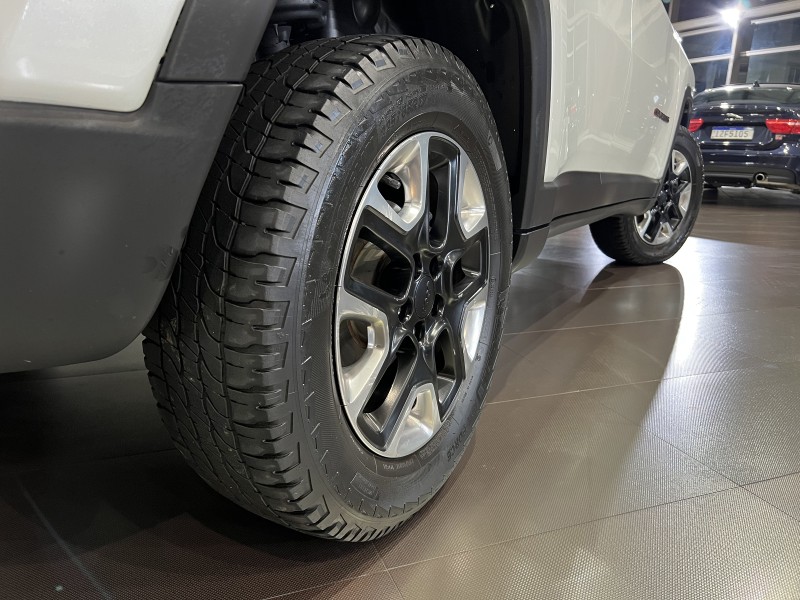 COMPASS 2.0 16V DIESEL TRAILHAWK 4X4 AUTOMÁTICO - 2017 - FARROUPILHA