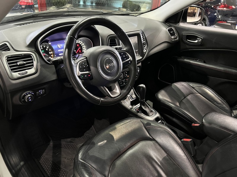 COMPASS 2.0 16V DIESEL TRAILHAWK 4X4 AUTOMÁTICO - 2017 - FARROUPILHA