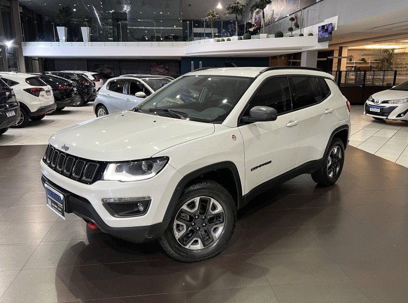 COMPASS 2.0 16V DIESEL TRAILHAWK 4X4 AUTOMÁTICO - 2017 - FARROUPILHA