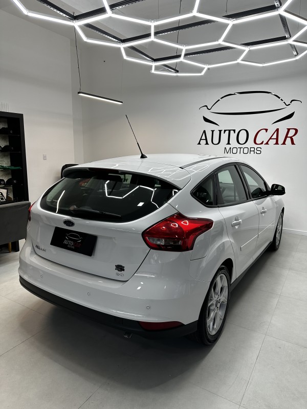 FOCUS 2.0 SE PLUS 16V FLEX 4P AUTOMÁTICO - 2016 - CAXIAS DO SUL