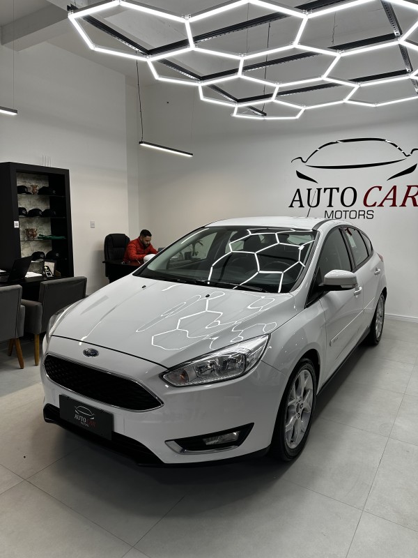 FOCUS 2.0 SE PLUS 16V FLEX 4P AUTOMÁTICO - 2016 - CAXIAS DO SUL