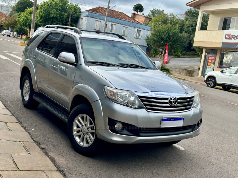 HILUX SW4 2.7 SR 4X2 16V FLEX 4P AUTOMÁTICO - 2015 - GUAPORé