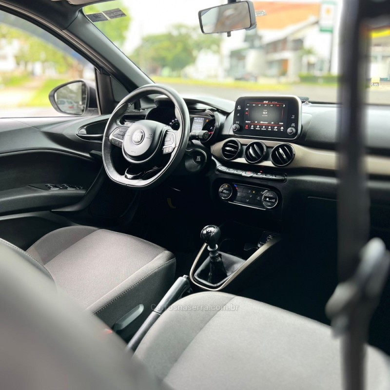 CRONOS 1.3 DRIVE 8V FLEX 4P MANUAL - 2023 - MONTENEGRO