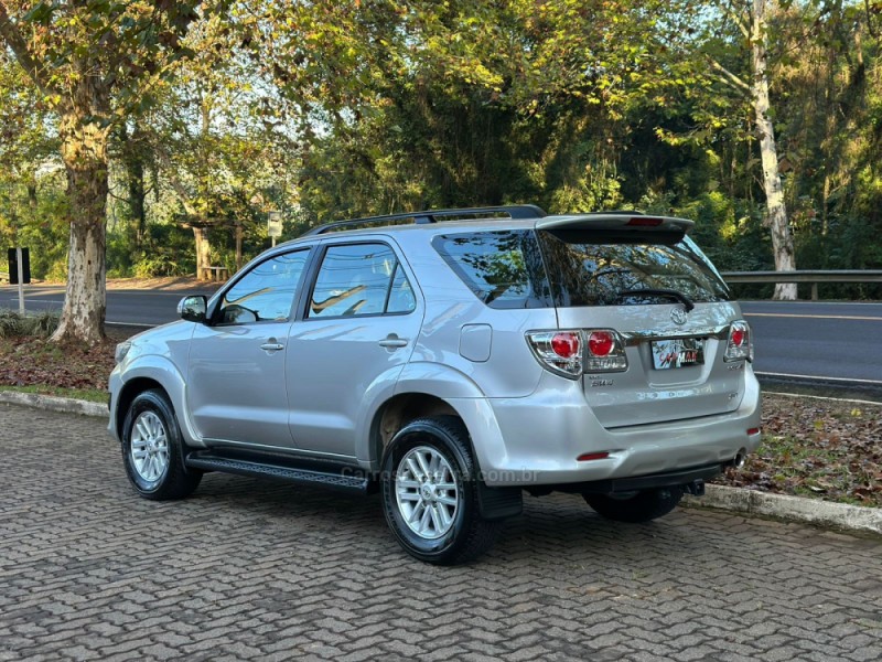 HILUX SW4 3.0 SRV 4X4 16V TURBO INTERCOOLER DIESEL 4P AUTOMÁTICO - 2014 - DOIS IRMãOS