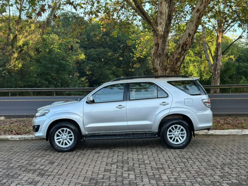 HILUX SW4 3.0 SRV 4X4 16V TURBO INTERCOOLER DIESEL 4P AUTOMÁTICO - 2014 - DOIS IRMãOS