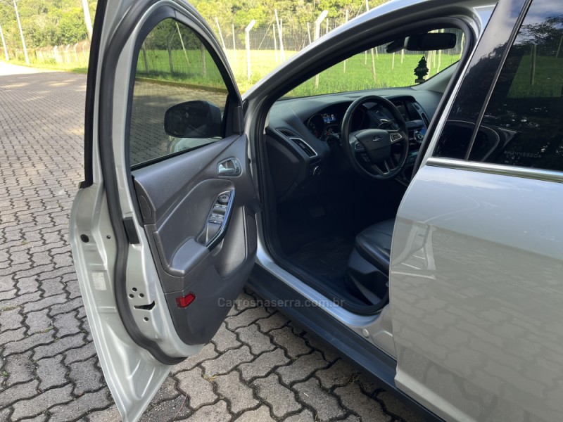 FOCUS 2.0 TITANIUM HATCH 16V FLEX 4P AUTOMÁTICO - 2017 - NOVA BASSANO