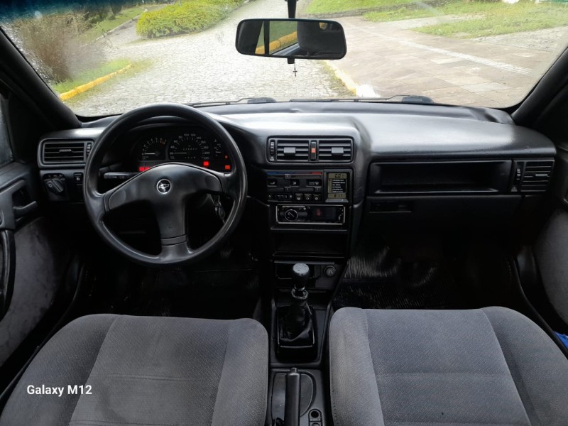 VECTRA 2.0 MPFI CD 8V GASOLINA 4P MANUAL - 1994 - FARROUPILHA