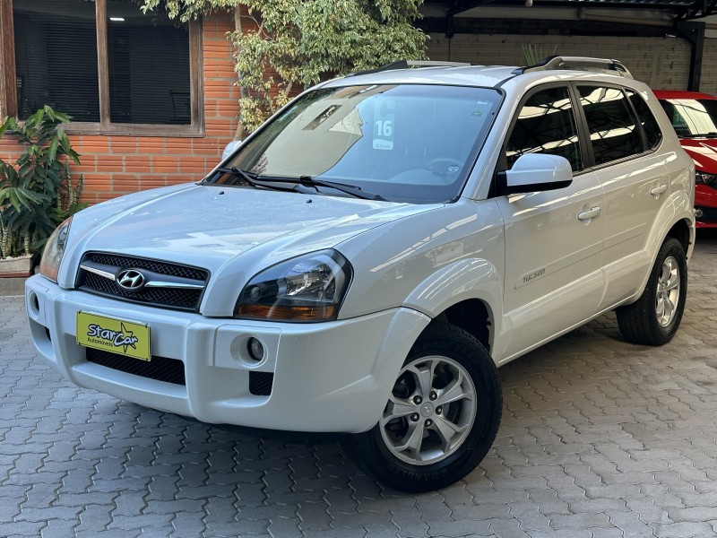 tucson 2.0 mpfi gls base 16v 143cv 2wd flex 4p automatico 2016 caxias do sul