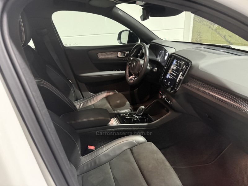 XC 40 1.5 T5 HÍBRIDO R-DESIGN FWD - 2021 - GARIBALDI