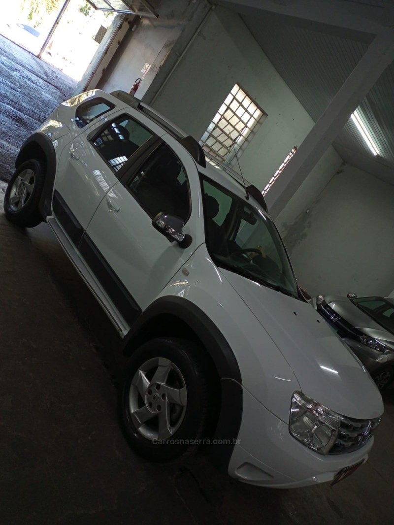 DUSTER 1.6 DYNAMIQUE 4X2 16V FLEX 4P MANUAL - 2015 - BENTO GONçALVES