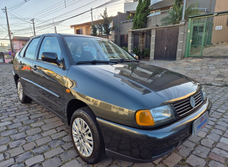 POLO 1.8 MI CLASSIC SEDAN 8V GASOLINA 4P MANUAL - 1999 - CAXIAS DO SUL