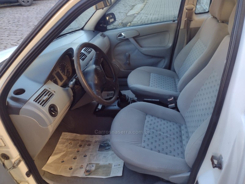 SAVEIRO 1.6 MI CITY CS 8V GASOLINA 2P MANUAL G.III - 2002 - BENTO GONçALVES