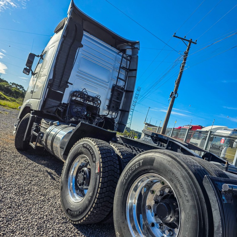 FH 440 GLOBETROTTER 6X2 - 2010 - GARIBALDI