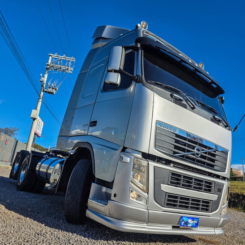 FH 440 GLOBETROTTER 6X2 - 2010 - GARIBALDI