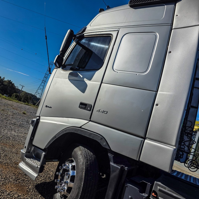 FH 440 GLOBETROTTER 6X2 - 2010 - GARIBALDI