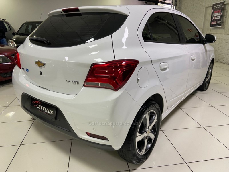 ONIX 1.4 MPFI LTZ 8V FLEX 4P MANUAL - 2018 - ESTâNCIA VELHA