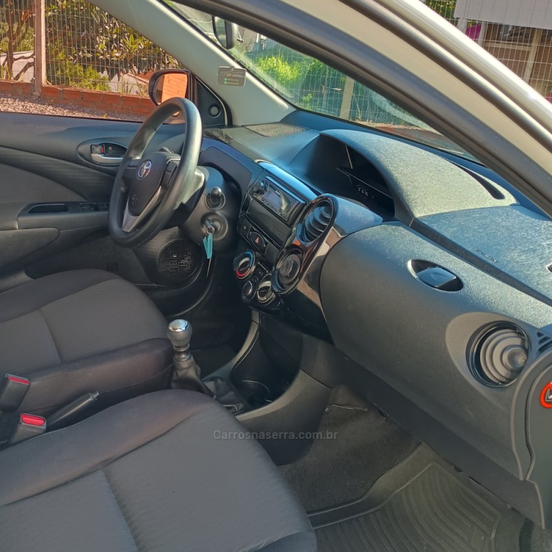 ETIOS 1.3 X 16V FLEX 4P MANUAL - 2019 - FARROUPILHA